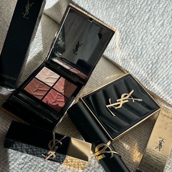 Yves Saint Laurent
Couture Mini Clutch Eyeshadow Palette SHADE 200 - Picture 2 of 5